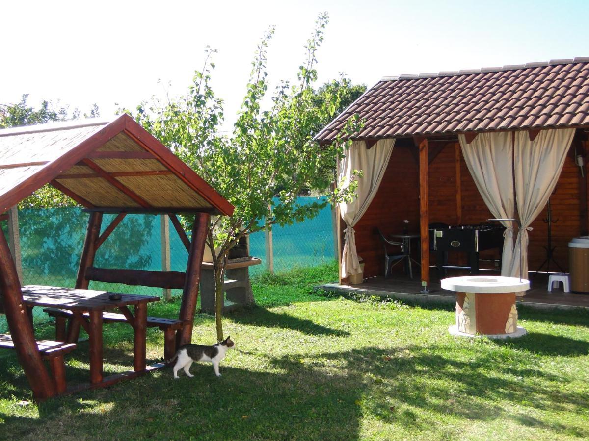Vadrózsa Vendégház-Apartman Demjén Exterior foto